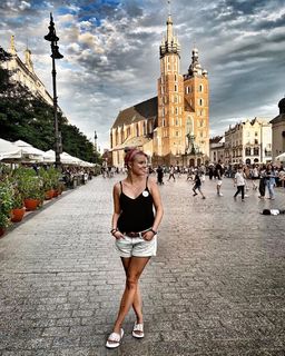 Patricie Pagácová feet photo thumbnail