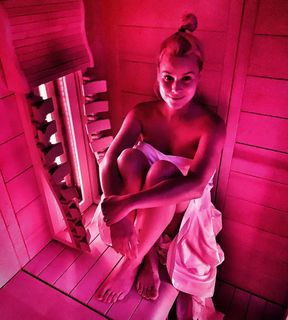 Patricie Pagácová feet photo thumbnail