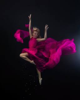 Patricie Pagácová feet photo thumbnail