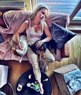 Patricie Pagácová feet photo thumbnail