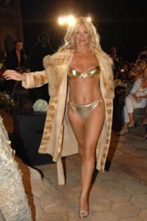 Patrizia Pellegrino feet photo 6