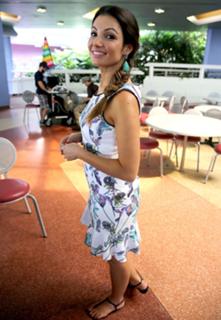 Patrícia Poeta feet photo thumbnail