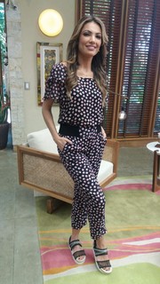 Patrícia Poeta feet photo thumbnail