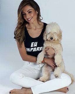 Patrícia Poeta feet photo thumbnail