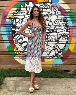 Patrícia Poeta feet photo thumbnail