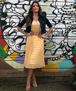 Patrícia Poeta feet photo thumbnail