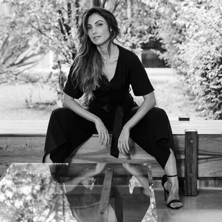 Patrícia Poeta feet photo thumbnail