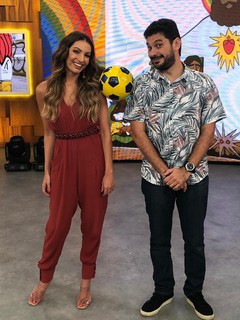 Patrícia Poeta feet photo thumbnail