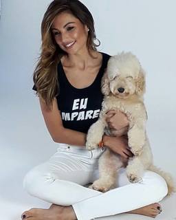 Patrícia Poeta feet photo thumbnail