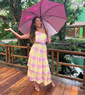 Patrícia Poeta feet photo thumbnail