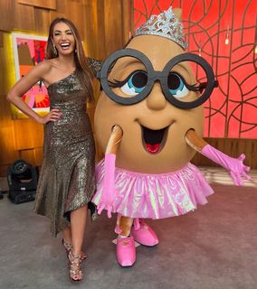 Patrícia Poeta feet photo thumbnail