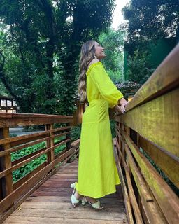 Patrícia Poeta feet photo thumbnail