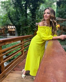 Patrícia Poeta feet photo thumbnail