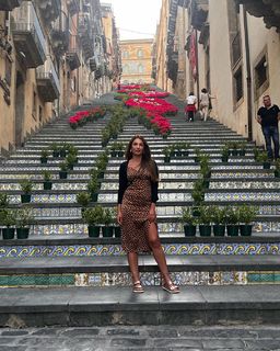 Patrícia Poeta feet photo thumbnail