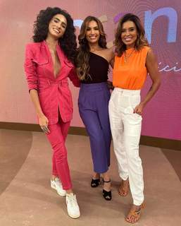 Patrícia Poeta feet photo thumbnail