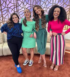 Patrícia Poeta feet photo thumbnail