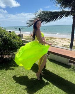 Patrícia Poeta feet photo thumbnail