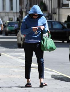 Patsy Kensit feet photo thumbnail
