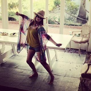 Patsy Palmer feet photo thumbnail