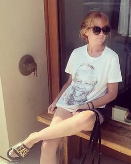 Patsy Palmer feet photo thumbnail