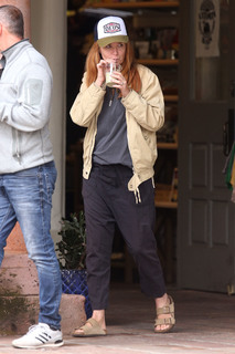 Patsy Palmer feet photo thumbnail