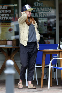 Patsy Palmer feet photo thumbnail