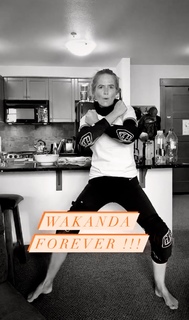 Patsy Palmer feet photo thumbnail