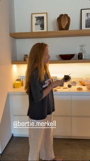 Patsy Palmer feet photo 9