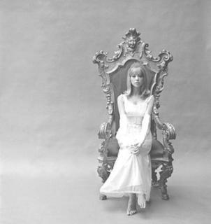 Pattie Boyd feet photo 3