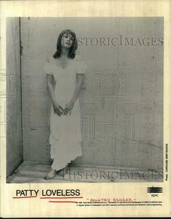 Patty Loveless feet photo 2