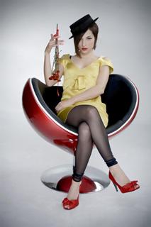 Paty Cantú feet photo thumbnail