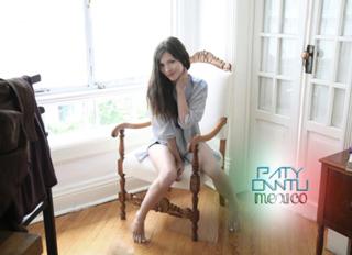 Paty Cantú feet photo thumbnail