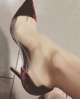 Paty Cantú feet photo thumbnail