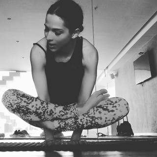 Paty Cantú feet photo thumbnail