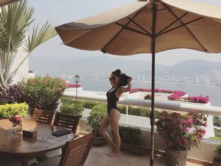 Paty Cantú feet photo thumbnail