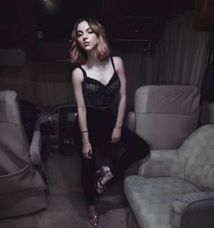 Paty Cantú feet photo thumbnail