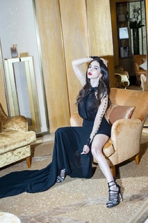 Paty Cantú feet photo thumbnail