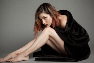 Paty Cantú feet photo thumbnail