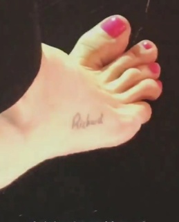 Paty Cantú feet photo thumbnail