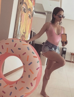 Paty Cantú feet photo thumbnail
