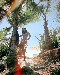 Paty Cantú feet photo thumbnail