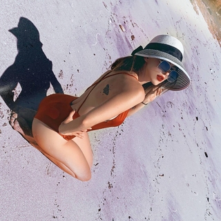 Paty Cantú feet photo thumbnail