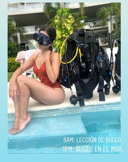 Paty Cantú feet photo thumbnail