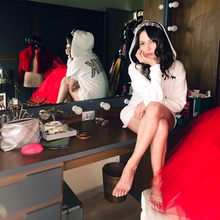 Paty Cantú feet photo thumbnail
