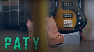 Paty Cantú feet photo thumbnail
