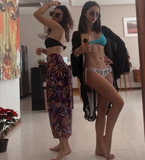 Paty Cantú feet photo thumbnail