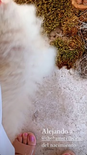 Paty Cantú feet photo thumbnail