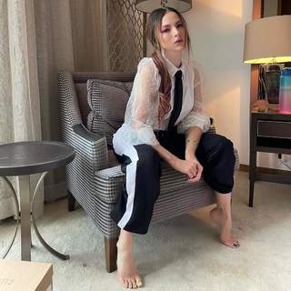 Paty Cantú feet photo thumbnail