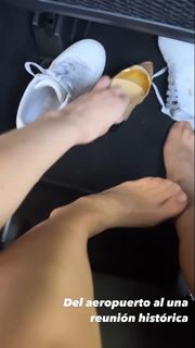 Paty Cantú feet photo thumbnail