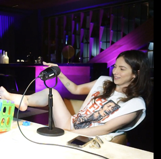 Paty Cantú feet photo thumbnail